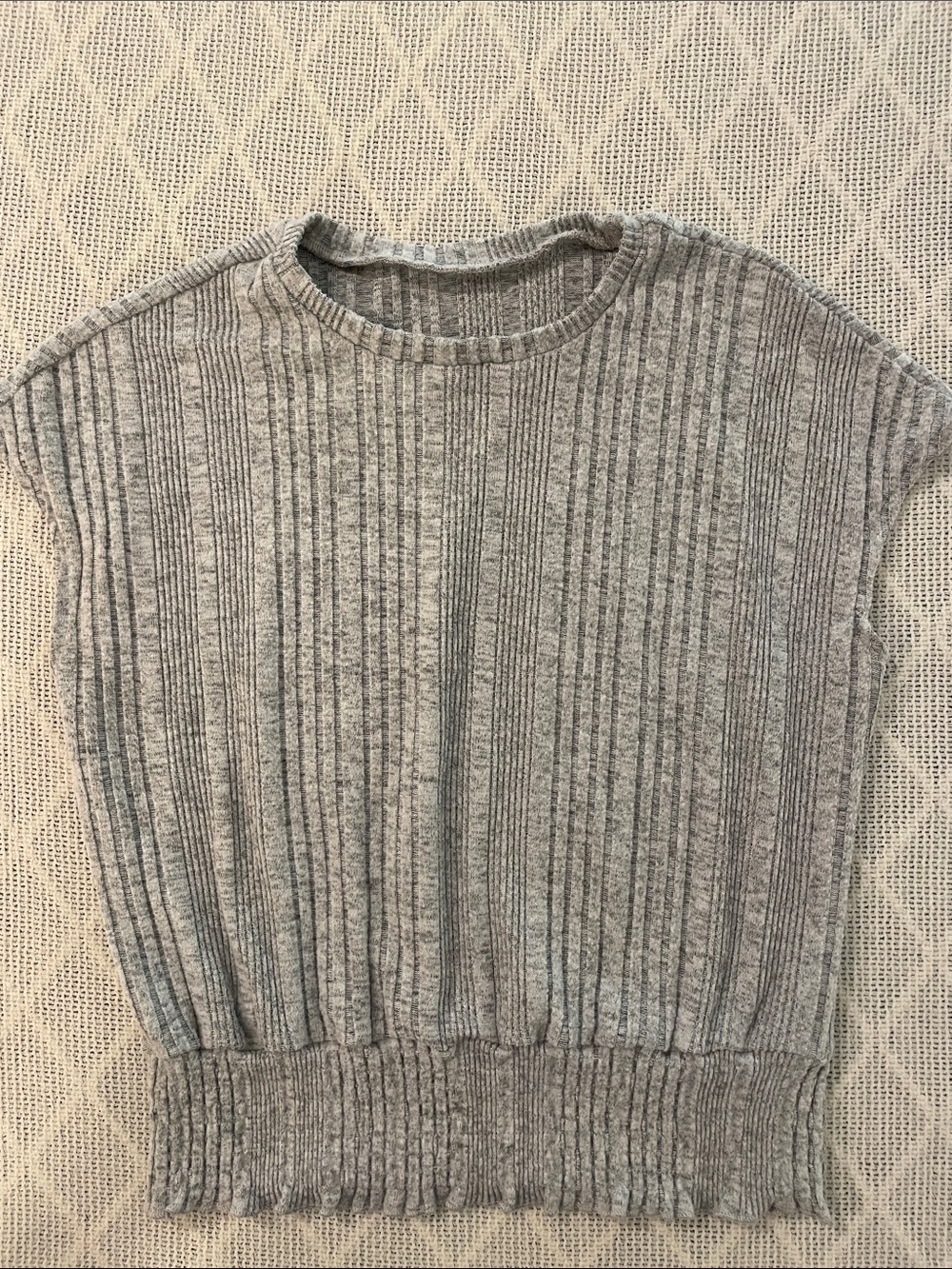 Source Unknown Gray Ribbed Short-Sleeve Crew Sweater